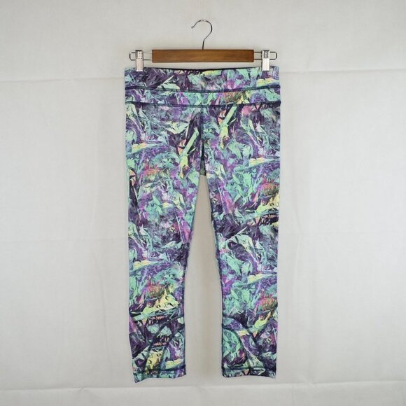 lululemon Run: Inspire Crop II *All Full-On Luxtreme Size 6 in Iridescent Multi - Picture 3 of 4